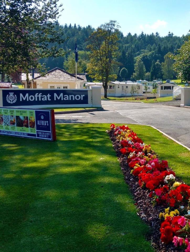 Moffat Manor Holiday Park Hotel Beattock Exterior photo